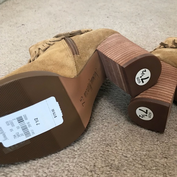 Neiman Marcus Women’s Tan Suede Booties - Picture 6 of 8